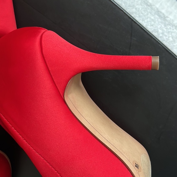 Red over the knee stretch boots - Picture 6 of 7